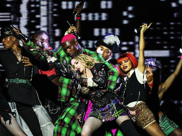 Rio De Janeiro (Brasile). La cantante Madonna durante l&rsquo;ultima tappa (e unica in Sud America) di &ldquo;The Celebration Tour&rdquo;, che si &egrave; chiuso con un concerto gratuito sula spiaggia di Copacabana davanti a 1,6 milioni di persone.