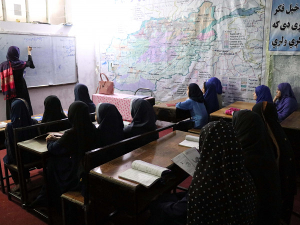 Alle bambine afghane non è ancora stato permesso di tornare nelle scuole secondarie