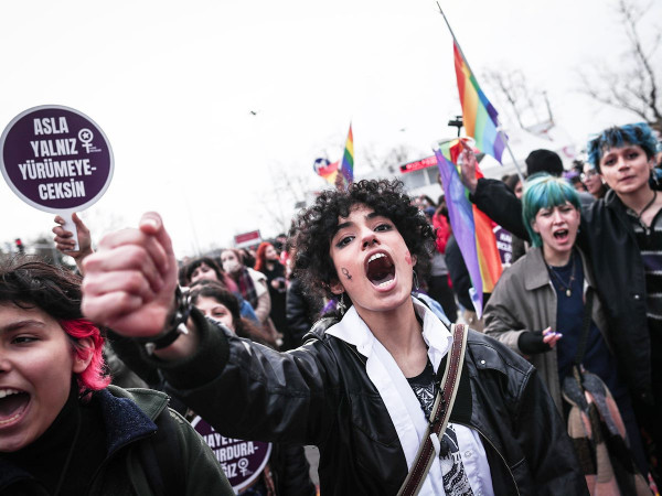 Secondo la piattaforma "We'll Stop Femicide", nel 2021 in Turchia sono state uccise 417 donne a causa della violenza di genere e centinaia sono state aggredite da uomini