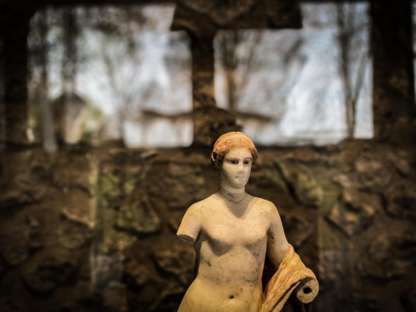 La mostra "Arte e sensualità nelle case di Pompei", alla Palestra Grande degli scavi.