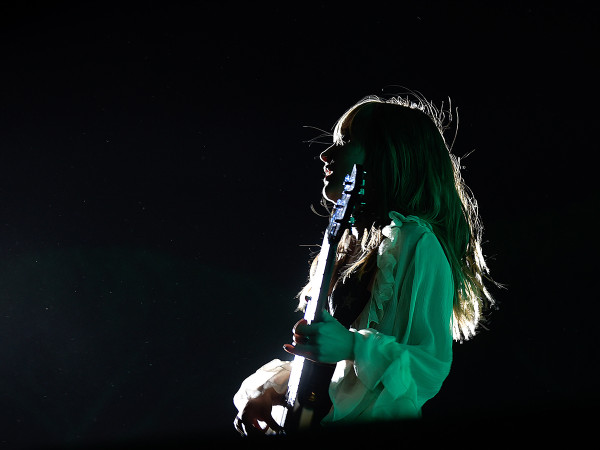 Victoria De Angelis, bassista dei Måneskin, al concerto della band al Circo Massimo lo scorso luglio