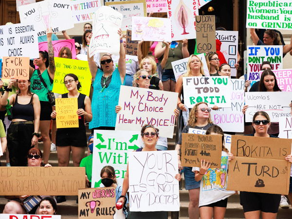 Una protesta pro aborto a Indianapolis, Indiana, nel giugno 2022
