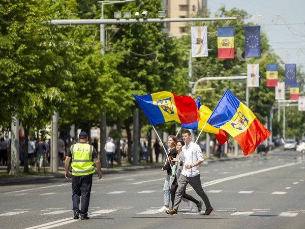 Cittadini pro-europei partecipano all'European Moldova National Assembly, il 21 maggio 2023