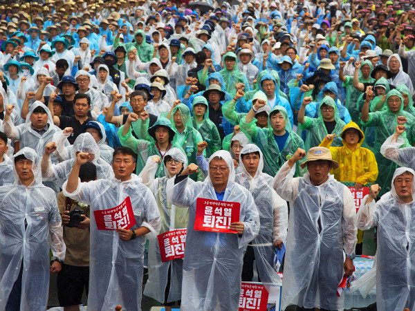 Una manifestazione contro in Corea del Sud contro il rilascio delle acque di Fukushima