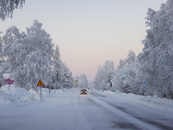 Una strada innevata a&nbsp;Vittangi, area urbana della Svezia situata nel comune di&nbsp;Kiruna, dove sono stati&nbsp;raggiunti i -38,9 &deg;C