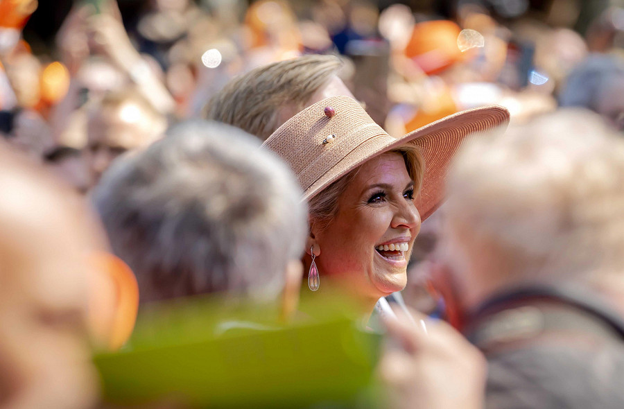 Maastricht (Paesi Bassi). M&aacute;xima Zorreguieta Cerruti d’Orange-Nassau, regina consorte dei Paesi Bassi, ha partecipato alle celebrazioni del King&rsquo;s Day (Koningsdag), celebrato dal 2014 ogni anno il 27 aprile, giorno del compleanno del Re Guglielmo Alessandro. (EPA/ROBIN VAN LONKHUIJSEN)