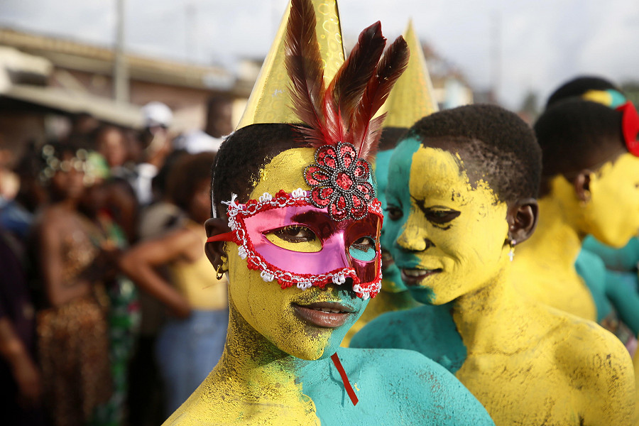 Bonoua (Costa d’Avorio). &Egrave; l’ultimo giorno del 42&deg; Carnevale di Popo, nella cittadina ivoriana. La festa celebra il patrimonio culturale del popolo Aboure e prevede, tra le altre attivit&agrave;, gare gastronomiche, spettacoli, gare sportive e un festival di danze tradizionali. EPA/LEGNAN KOULA