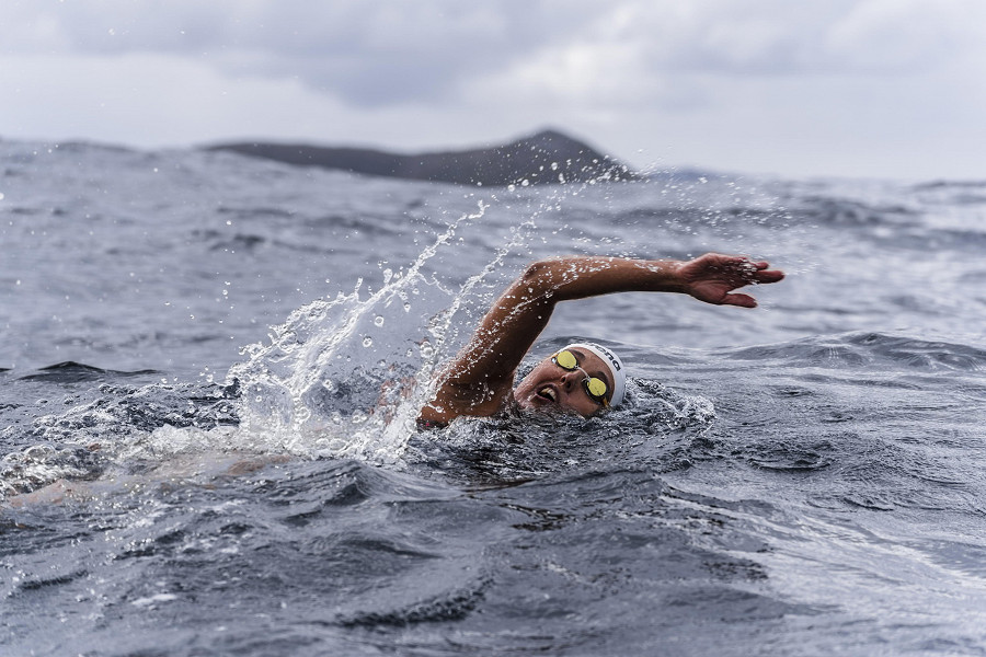 Capo Horn (Cile). La nuotatrice cilena Barbara Hernandez &egrave; entrata nel Guinness dei primati il 15 giugno nuotando per 3 miglia nautiche, circa 5.500 metri, in acque intorno ai 7 gradi Celsius