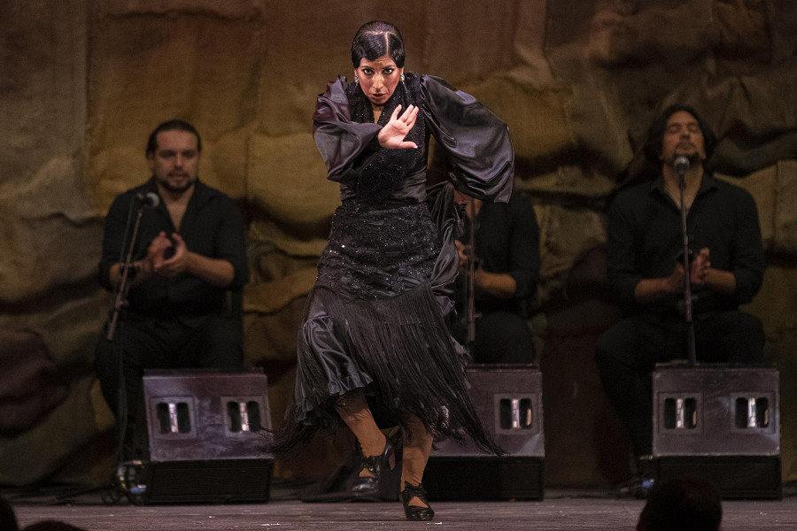 Murcia (Spagna). La ballerina spagnola di flamenco Irene Lozano si esibisce per vincere il premio “Desplante” femminile come miglior ballerina di flamenco al 61&deg; Festival internazionale di flamenco “Cante de las Minas”.