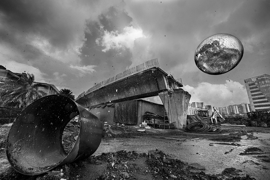 Max Vadukul, Concrete Construction ofe the metro connection in Bandra Kurla Complex, dalla serie “The Witness”, Mumbai (India), 2019 