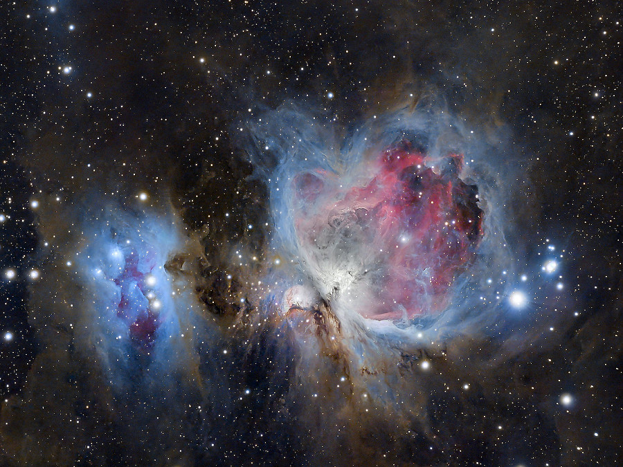 La Hayuela (Spagna). Un’immagine composita di diverse foto scattate per pi&ugrave; di tre ore mostra la Nebulosa Running Man e la Nebulosa di Orione viste dalla Cantabria. 