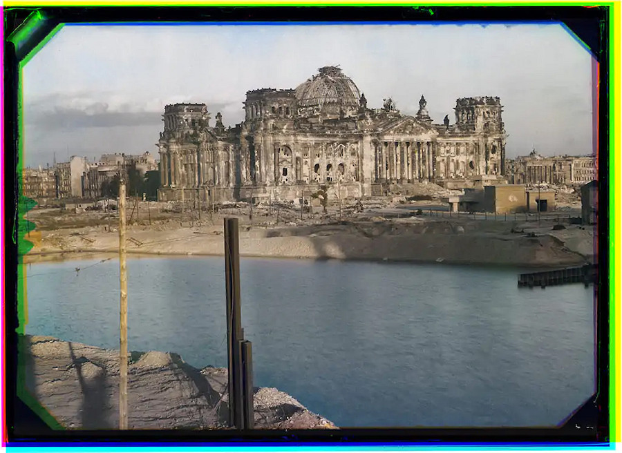 Werner Bischof. Il Reichstag, Berlino, Germania, 1946. Stampa a getto d’inchiostro da ricostruzione digitale, 2022. © Werner Bischof Estate / Magnum foto