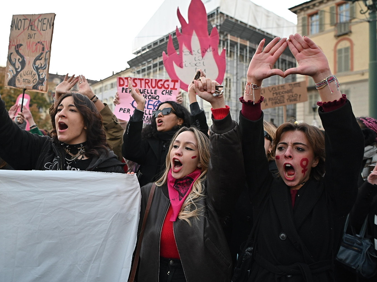 Torino. Il corteo dell'associazione Non una di meno contro la violenza sulle donne, 25 Novembre 2023