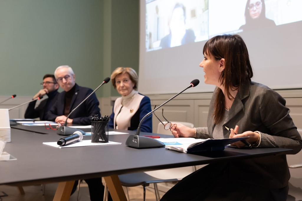 Da destra, Cristina Sivieri Tagliabue, Direttrice de La Svolta, Claudia Sorlini, Vice Presidente Fondazione Cariplo e Gabriele Archetti, Presidente Fondazione Cogeme.
