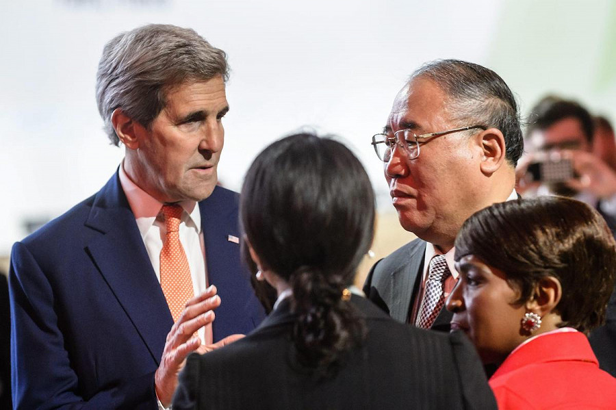 I delegati del clima di Stati Uniti e Cina, John Kerry e Xie Zhenhua, hanno annunciato un accordo climatico alla Cop26