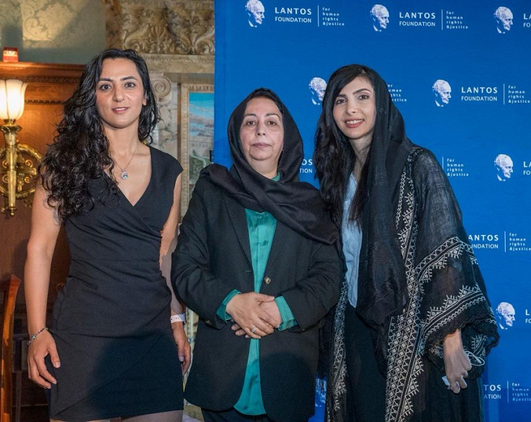 Le vincitrici del Lantos Prize: Fawzia Amini, Roya Mahboob e Khalida Popal. 