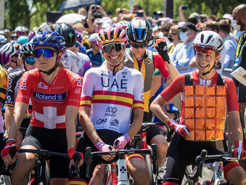 La spagnola Mavi Garcia all'inizio del Tour de France 2022 femminile, il 24 giugno 2022
