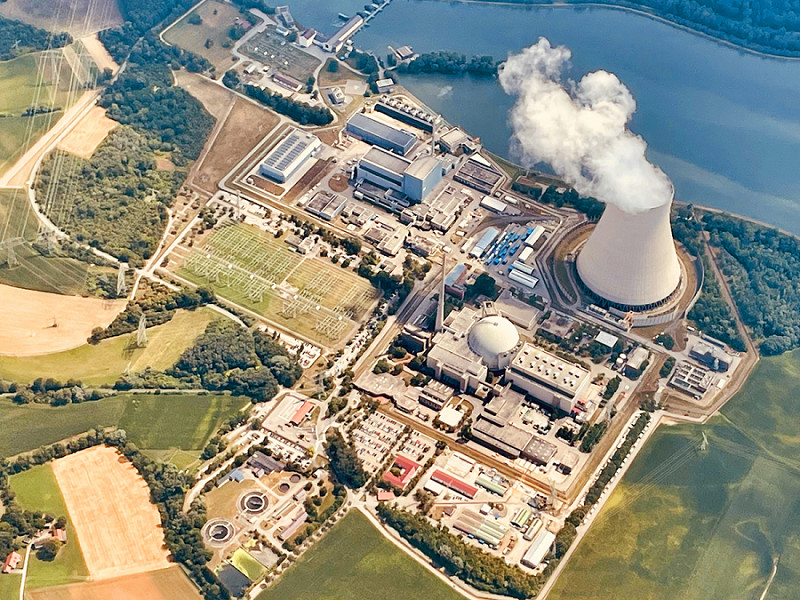 La centrale nucleare Isar 2 vicino Landshut, Germania