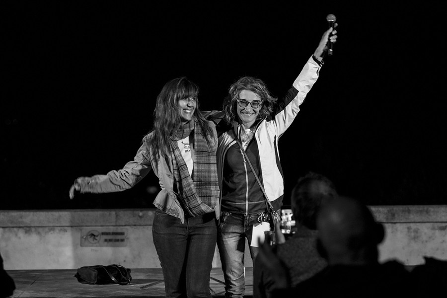 Cristina Sivieri Tagliabue e Michela Signori salutano il pubblico con la promessa di avviare una duratura collaborazione tra La Svolta e JoleFilm