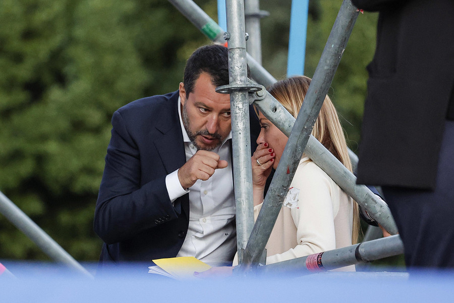 Giorgia Meloni e Matteo Salvini alla chiusura della campagna elettorale a Piazza del Popolo, Roma, il 22 settembre 2022 