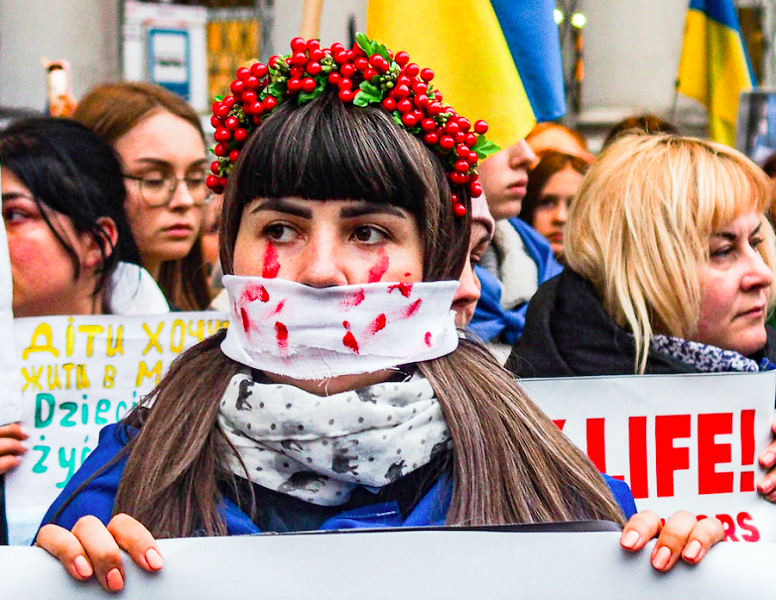 La protesta polacca contro l'invasione dell'Ucraina nell'aprile 2022