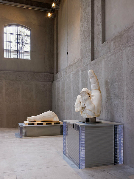 Immagine della mostra “Recycling Beauty”, Fondazione Prada, Milano, Foto: Roberto Marossi, Courtesy: Fondazione Prada