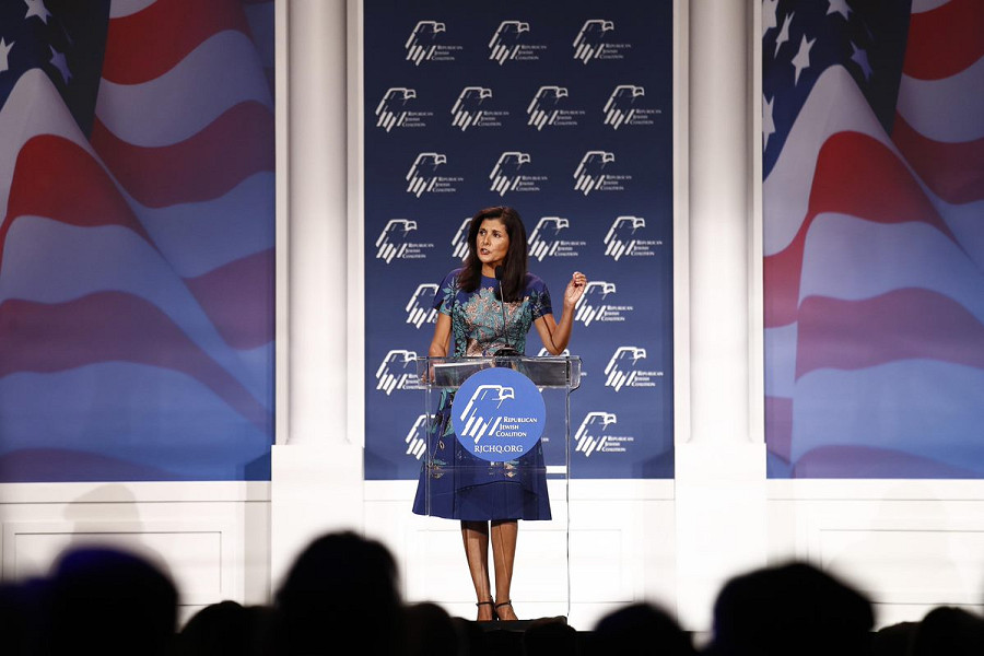 L'ex governatrice della Carolina del Sud Nikki Haley parla durante la riunione annuale della leadership della Coalizione ebraica repubblicana del 2022 all'hotel e casinò Venetian di Las Vegas, Nevada, USA, il 19 novembre 2022. 