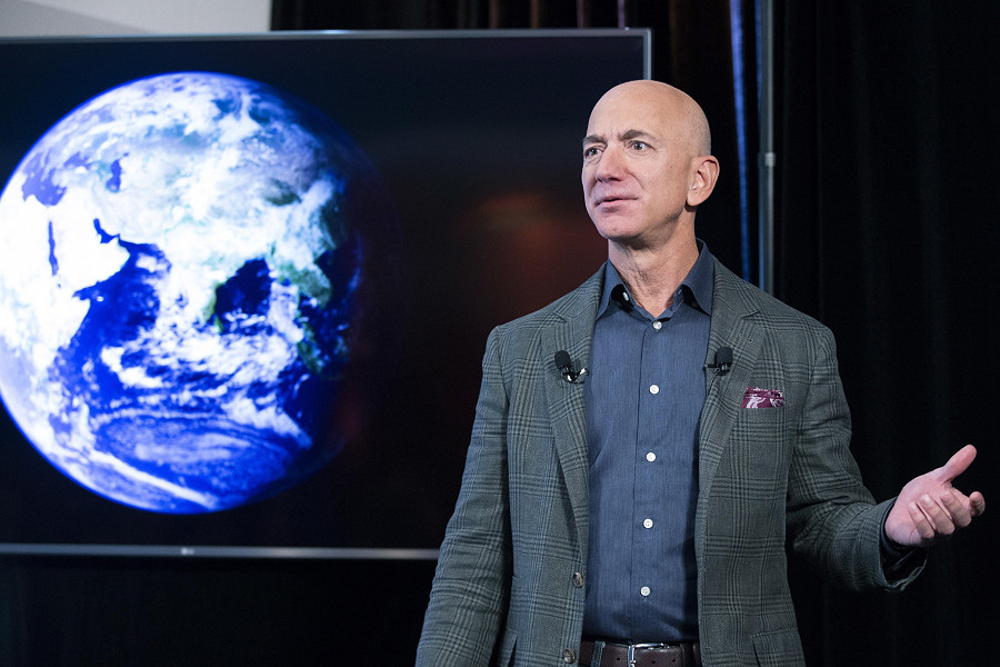 Jeff Bezos alla presentazione dell'iniziativa ambientale di Amazon "The Climate Pledge", nel 2019