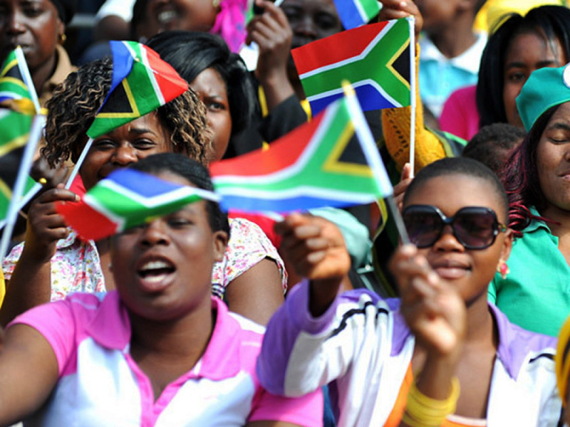 Città del Capo (Sudafrica). È la Giornata nazionale della donna (National Women’s Day), istituita nel 1994 per commemorare la marcia di protesta delle 20.000 sudafricane che, nel 1956, manifestarono contro l’obbligo del “lasciapassare” previsto per i cittadini neri del Paese durante l’apartheid