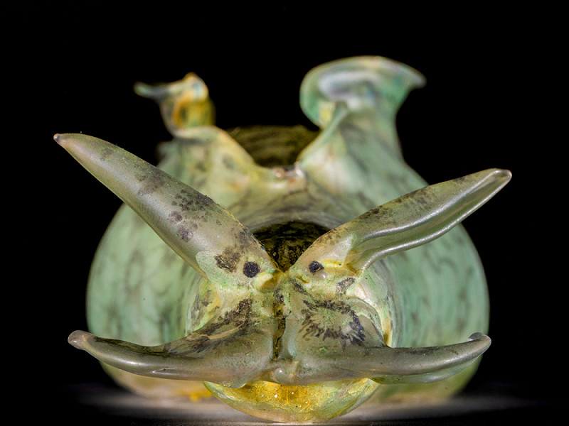 Mystic (Stati Uniti). Fino a settembre 2024 il Mystic Seaport Museum in Connecticut ospita la mostra "Spineless: A Glass Menagerie of Blaschka Marine Invertebrates", con circa 40 riproduzioni soffiate a mano di piccoli invertebrati oceanici. La maggior parte provengono dal Museo di Zoologia Comparata di Harvard.&nbsp;