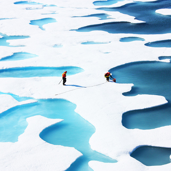 Membri dell&rsquo;equipaggio della missione Icescape (Impacts of Climate on Ecosystems and Chemistry of the Arctic Pacific Environment) della Nasa, che ha studiato la risposta dei mari Beaufort e Chukchi al cambiamento climatico.&nbsp;