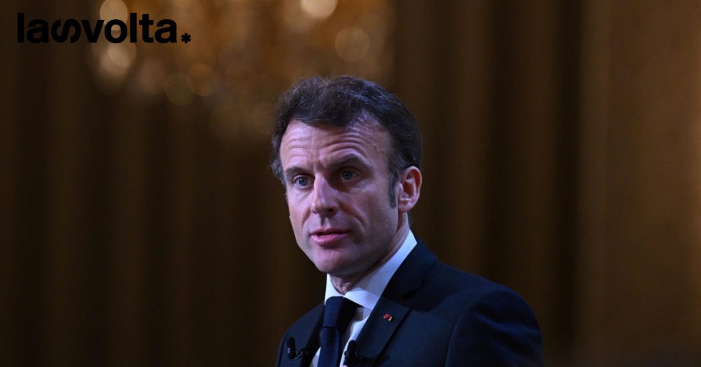 Macron vuole riconciliarsi con l’Africa