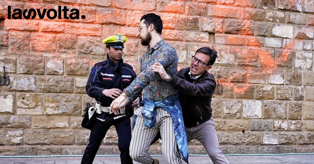 Palazzo Vecchio imbrattato di vernice, interviene Dario Nardella
