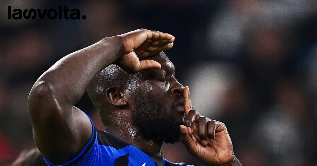 L’insostenibile loop del razzismo nel calcio