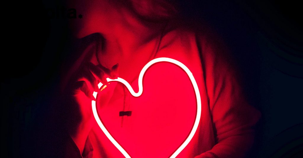 Che cos’è il love bombing?
