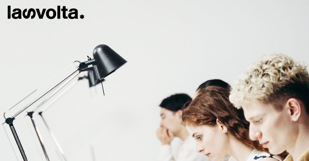 Stiamo vivendo l’era del “lavoro povero”?