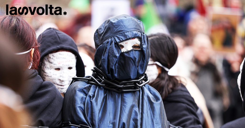 I talebani non revocano le restrizioni contro le donne
