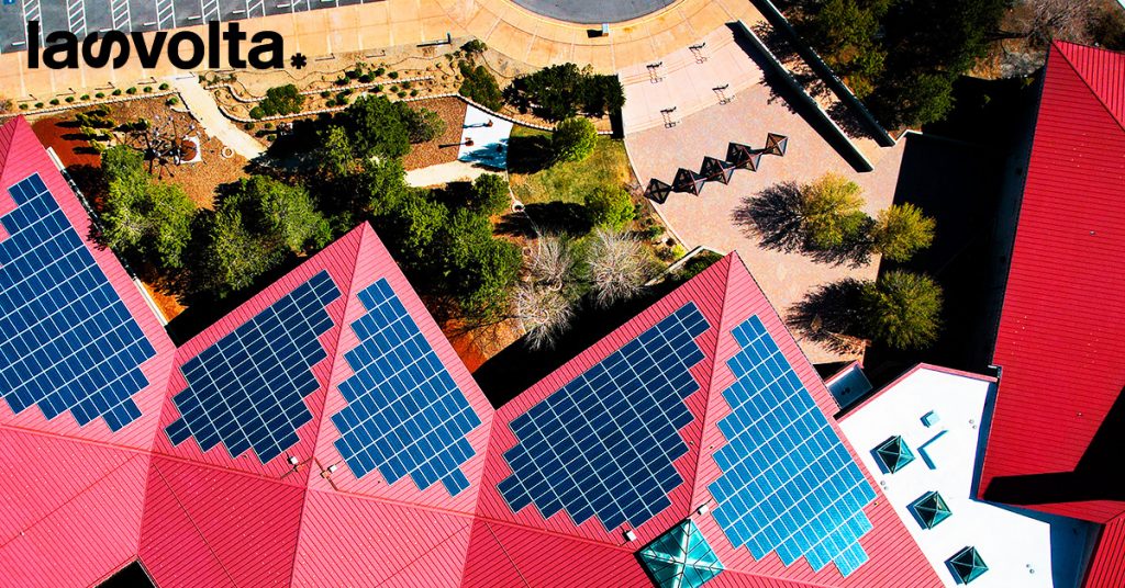 Fotovoltaico sui tetti: soluzione per decarbonizzare l’Italia?