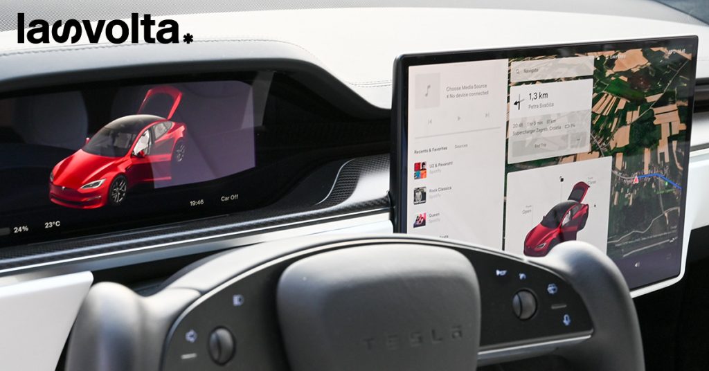 Tesla: la guida automatica è davvero più sicura?