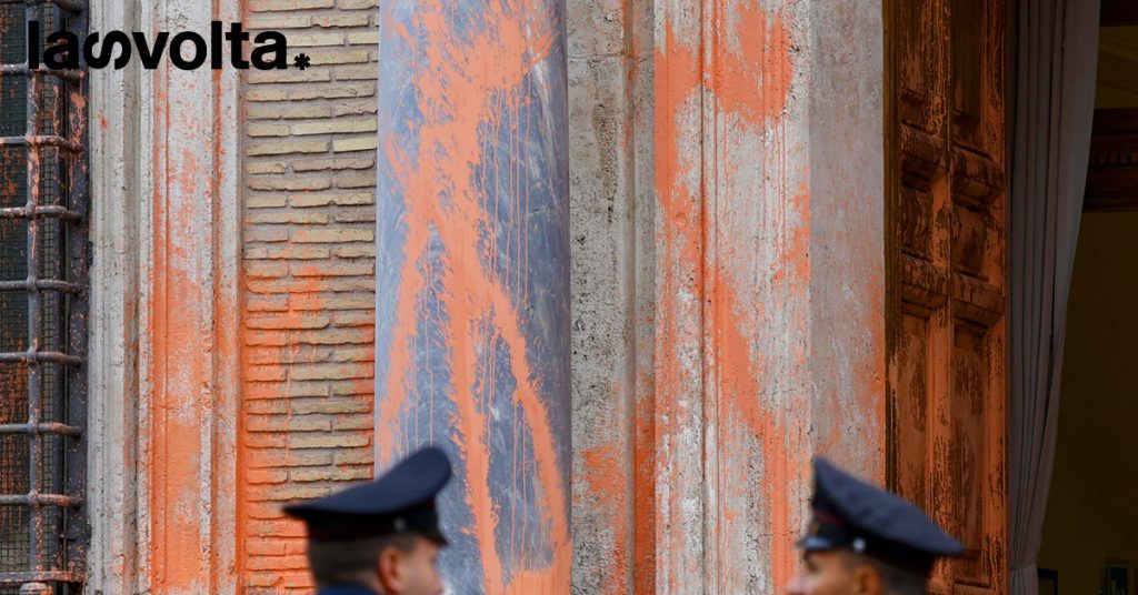 Voci di attivismo climatico dal presidio di Ultima Generazione