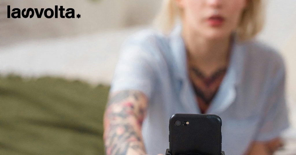 Tik Tok: aspettative, ansie, delusioni e fragilità lavorative trovano casa