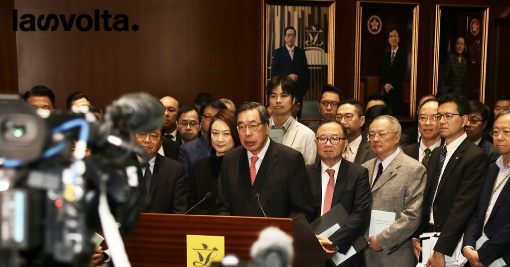 Hong Kong approva una nuova legge per reprimere il dissenso