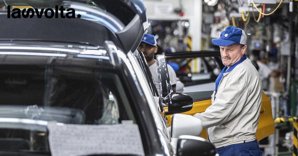 Chi paga i costi della transizione green nei settori automobilistico e tessile?