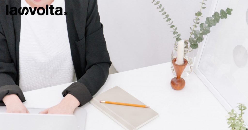 Female leadership dealing with male chauvinism