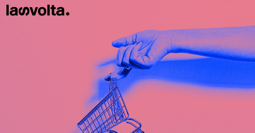 Consumismo consumato, col potere d’acquisto in caduta libera