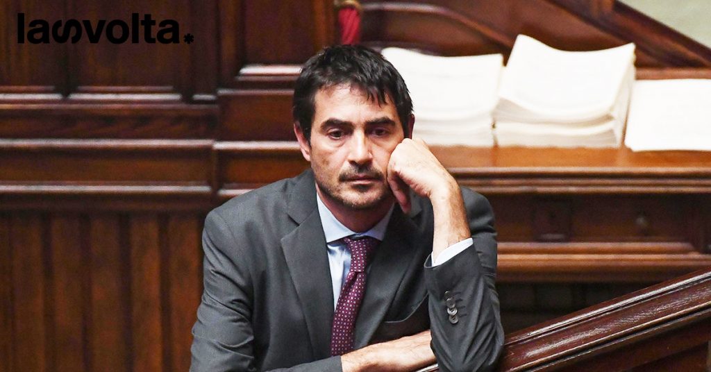Da Rifondazione Comunista all’alleanza con il Pd: chi è Nicola Fratoianni