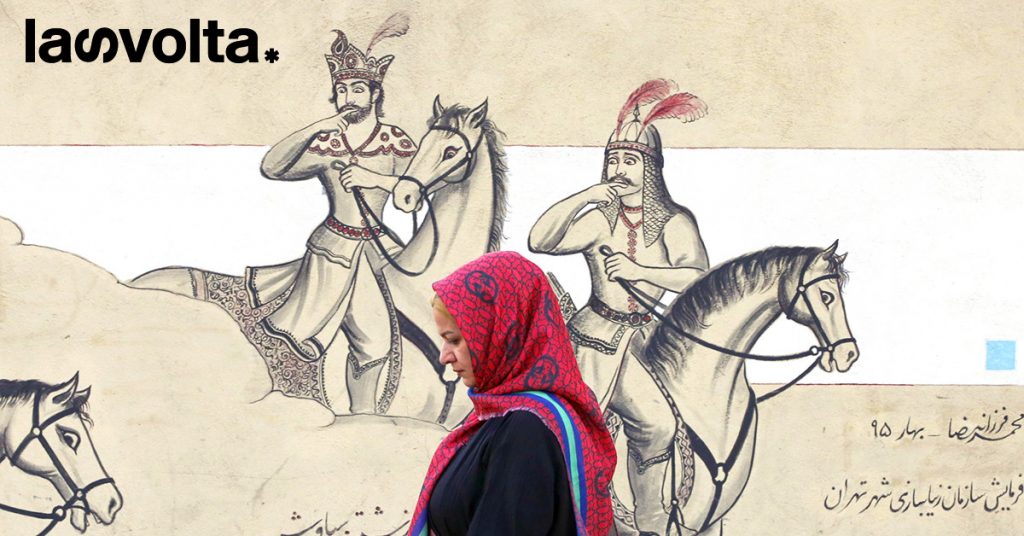 Teheran: i poliziotti si uniscono al corteo