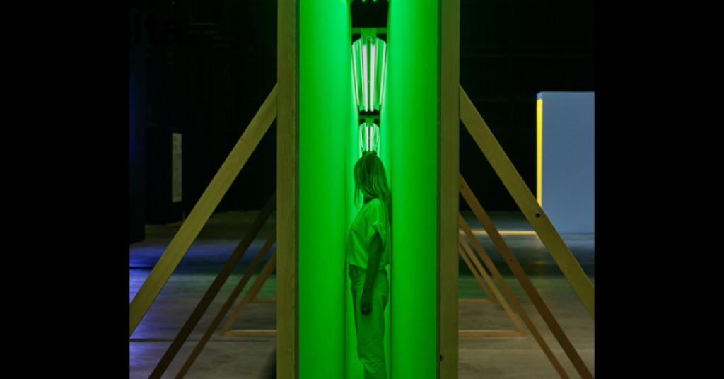 Milano, tra i corridoi e le stanze di Bruce Nauman