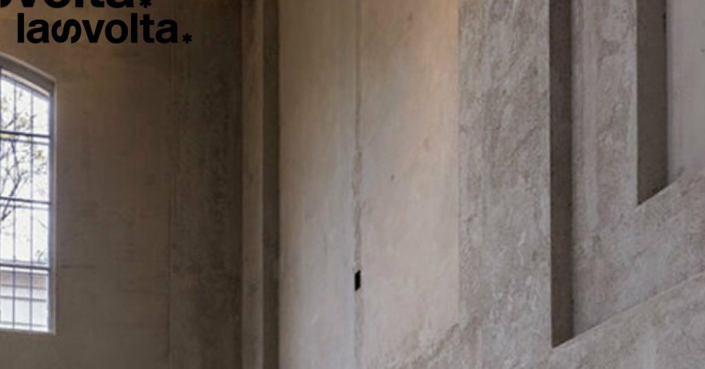 Recycling Beauty negli spazi di Fondazione Prada