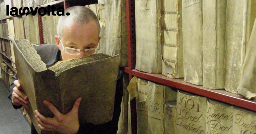 Perché ci piace annusare i libri?